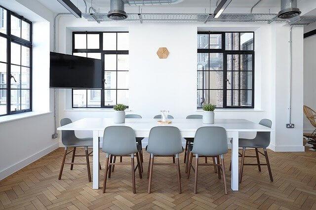 Phòng cho thuê có lối đi chung – Liên hệ: 361-389-4673