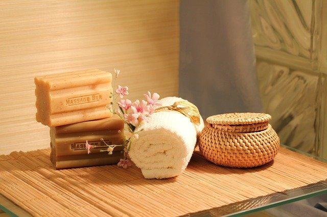 CẮT TÓC, CẠO MẶT ráy tai, Facial, gội đầu, relaxing. L/L: LINA 657-413-5622