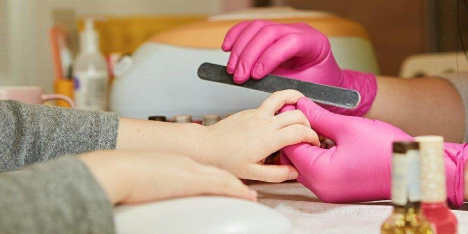 Tiệm Nail Fullerton cần Thợ Bột Nữ, TCN, Gel, Dip Full-time làm được Chủ Nhật & Thứ 2. C
