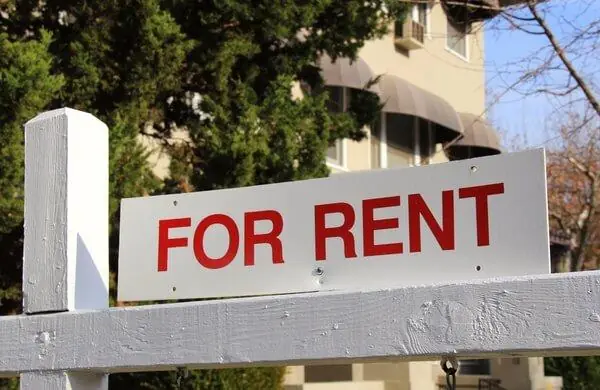 Người Việt rao vặt cho thuê căn hộ giá tốt. APT 1PN/1PT trên lầu, sàn gỗ sơn thảm mới. $