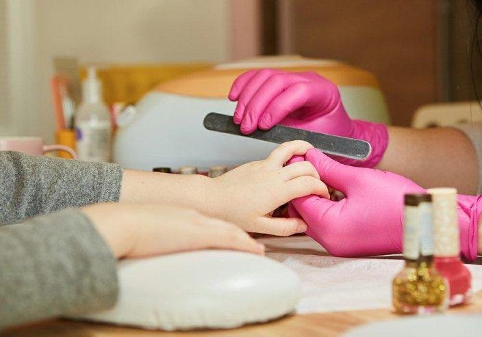 Finding nail jobs. Tiệm cách Bolsa 18 phút lái xe, cần thợ Tay Chân nước phải biết cắt k