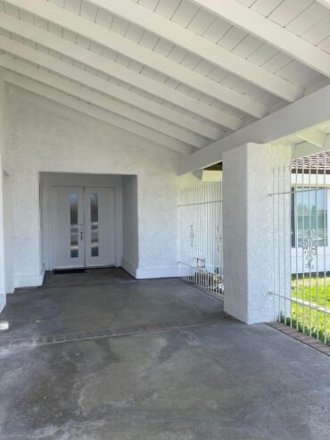 Nhà 1 story Westminster góc Brookhurst và McFadden moi remodel nha