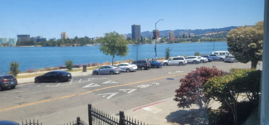 Phòng cho share trên bờ hồ Lake Merrit Oakland