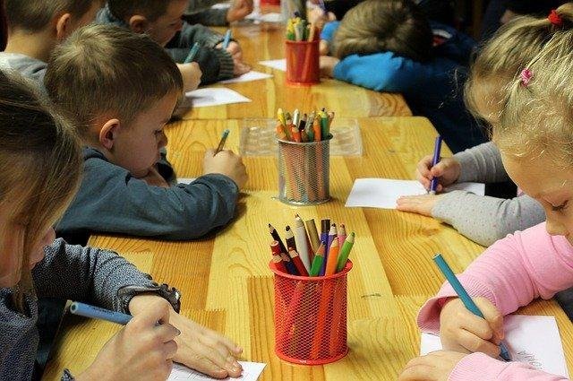 Rao vặt việc nhà: Tuyển người giúp việc. Nấu ăn, dọn dẹp, đút ăn & tắm cho bé 5 tuổi trư