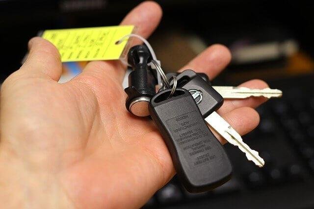 2008 TOYOTA SIENNA XLE 111,630 miles, Silver, by owner, run good. Mua xe mới cần bán $7,