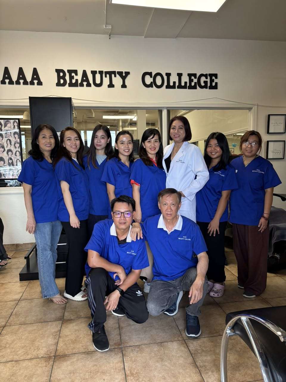 Học Nail Kiếm Tiền Nhiều – AAA Beauty College San Diego