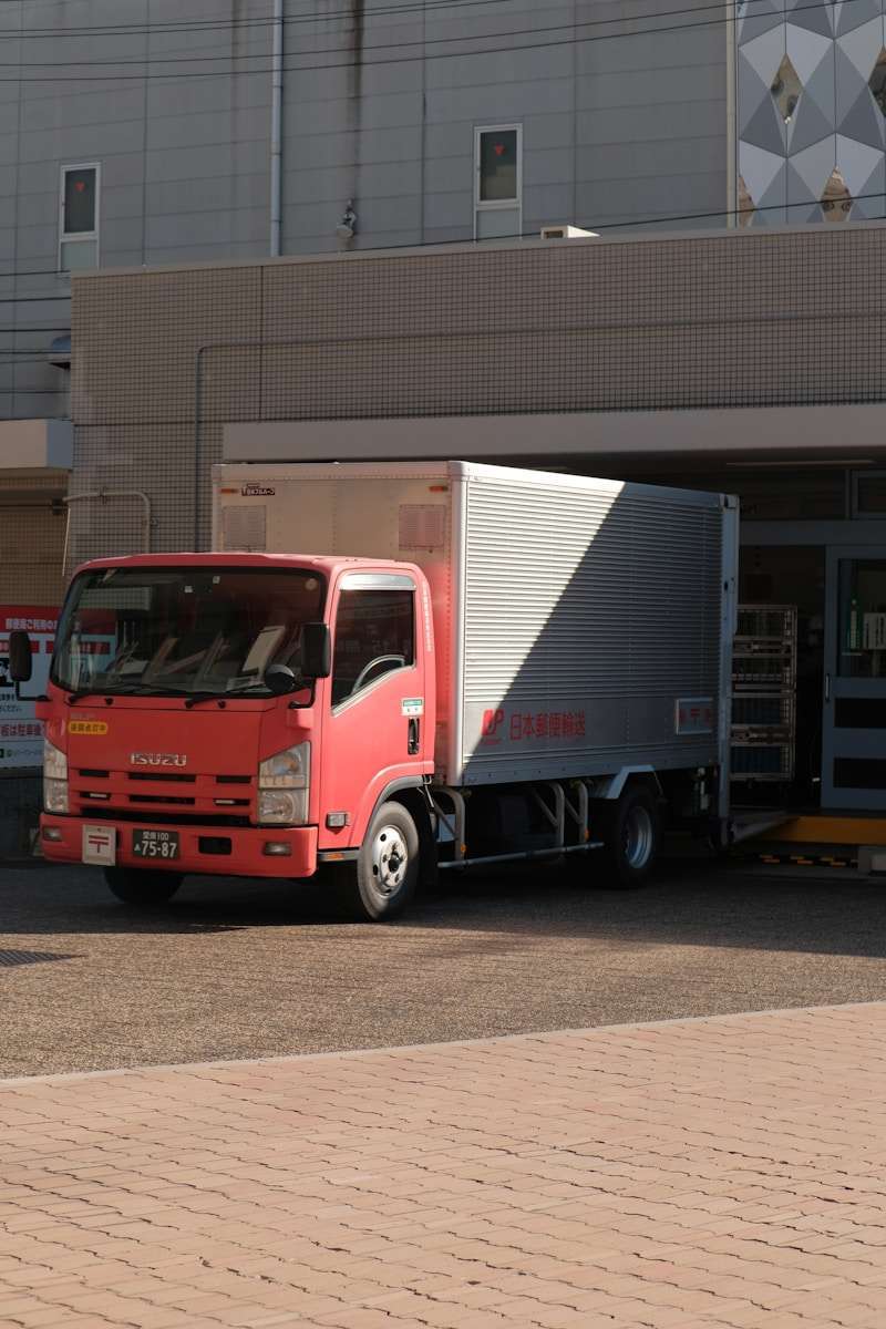 Dịch vụ dọn nhà, chở đồ giá rẻ, xe tải lớn 24ft, phục vụ nhanh chóng, uy tín.  Liên hệ: