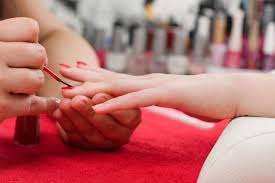 TIỆM NAILS đông khách, cần tuyển gấp nhiều thợ CHÂN TAY NƯỚC có kinh nghiệm, lương $1,40