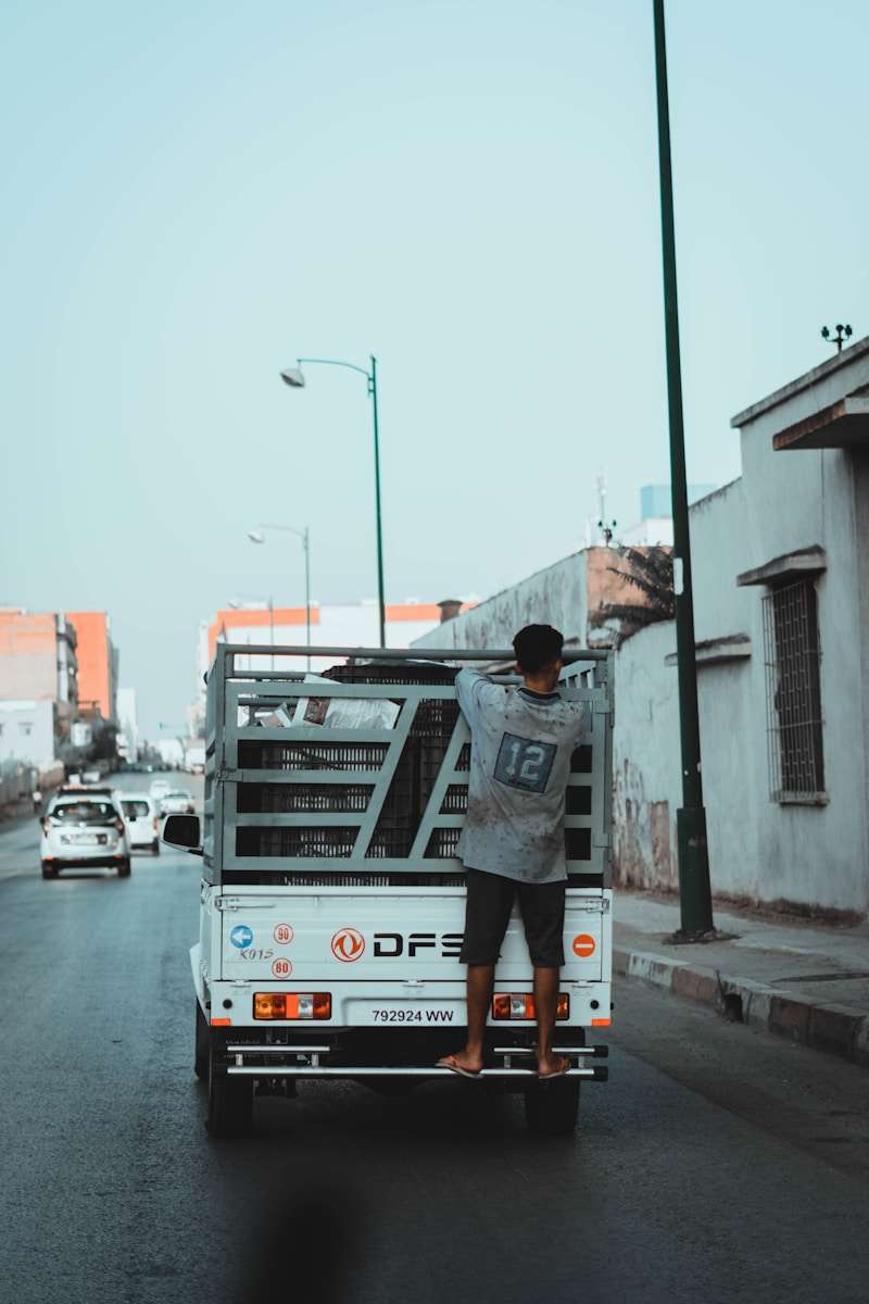 Dịch vụ dọn dẹp, phá dỡ, đổ rác chuyên nghiệp, nhanh chóng.  Chúng tôi còn nhận cắt bê t