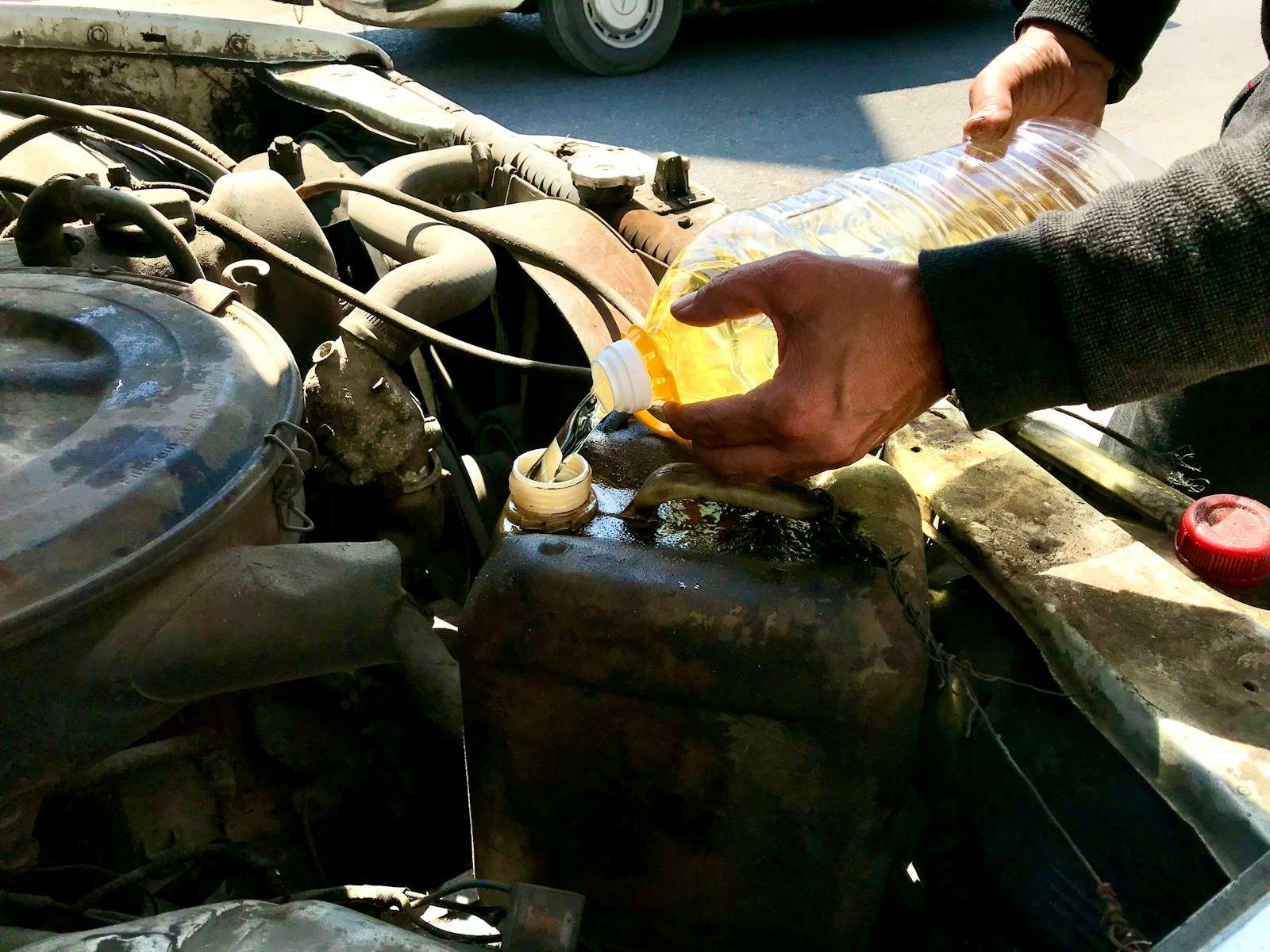 Thắng sửa chữa tất cả các loại xe Mỹ, Nhật, Đức,. .. với đội ngũ thợ giỏi, có chứng chỉ