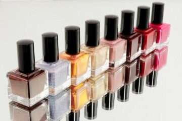VIEC-LAM-NAILS-O-LITTLE-SAIGON