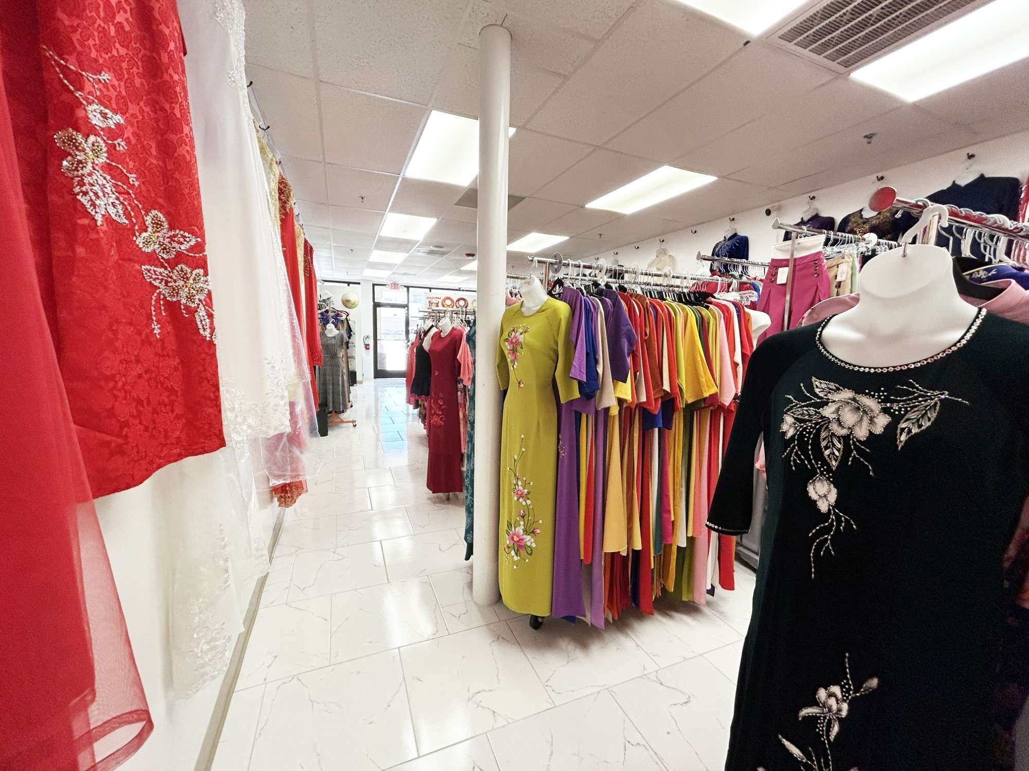 Brand NEW Asian bridal & clothes shop FOR SALE